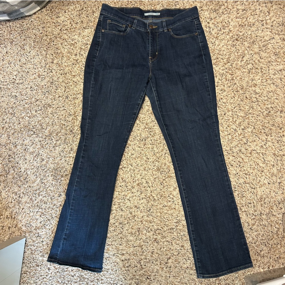 Women’s Levi Jeans